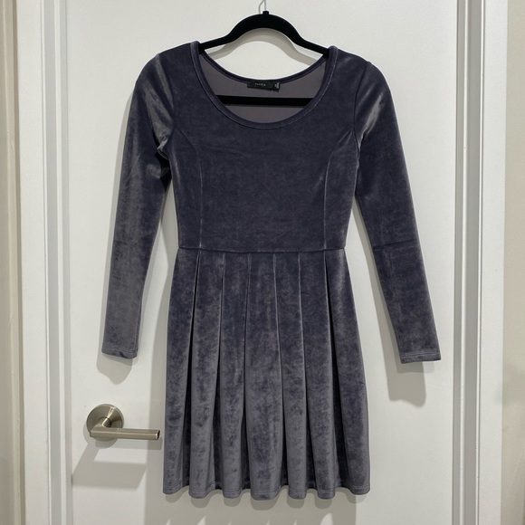 Aritzia Talula Lambeth Dress - Picture 8 of 10